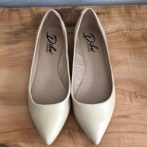 Macy’s Diba London flats